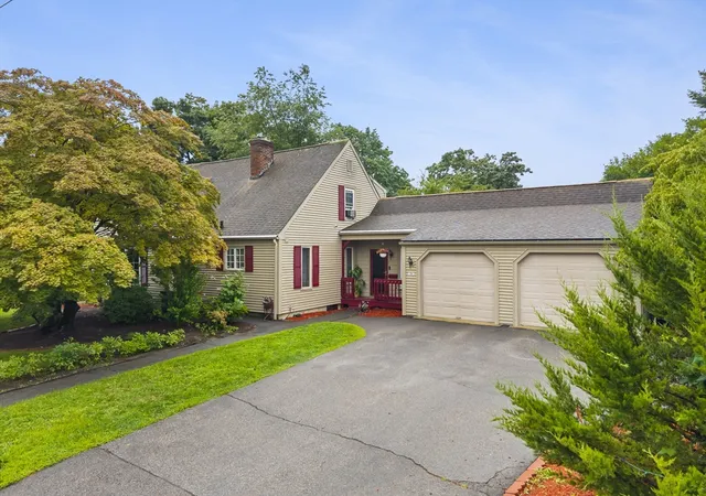 Photo 3 of Single family home for sale at 59 Mulberry St, Attleboro, MA 02703 | MLS# 73556101 | Listing updated on 2026-09-18