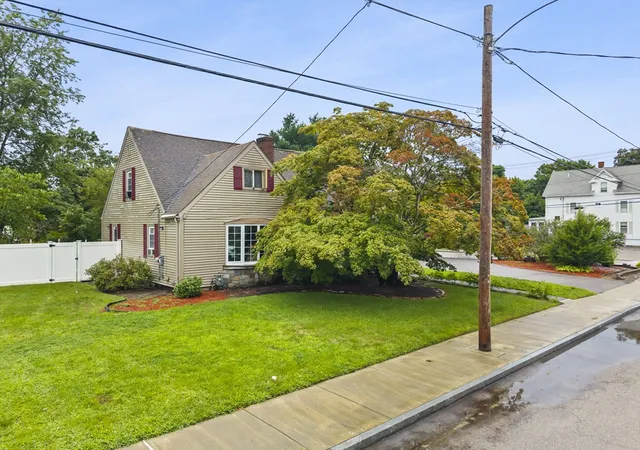 Photo 3 of Single family home for sale at 59 Mulberry St, Attleboro, MA 02703 | MLS# 73556101 | Listing updated on 2026-09-18