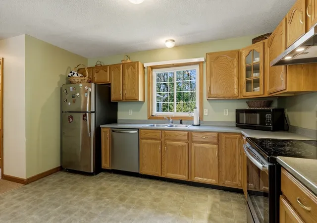 Homes for sale in Hadley, MA | 1 Kozera Ave, Hadley, MA 01035 | MLS# 73515751