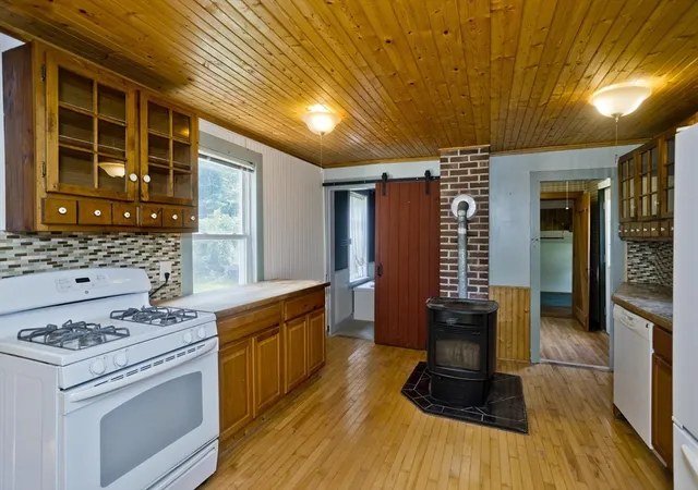Photo 4 of Single family home for sale at 23 Maple St, Chester, MA 01011 | MLS# 73563768 | Listing updated on 2026-09-24