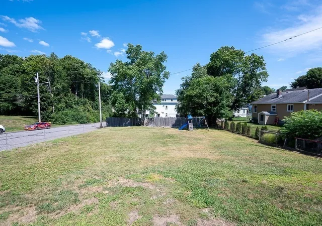 3rd image of 352 Daniels St, Fitchburg, MA 01420 | MLS# 73553161