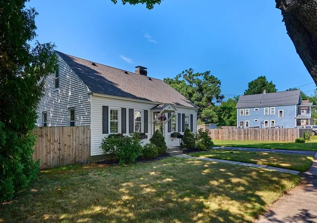 Photo 3 of Sale Pending at 26 Smith St, Greenfield, MA 01301 | MLS# 73561908 | Listing updated on 2026-09-18