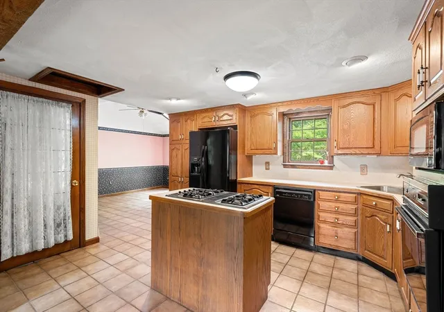 Homes for sale in Marshfield, MA | 1200 Forest St, Marshfield, MA 02050 | MLS# 73537715