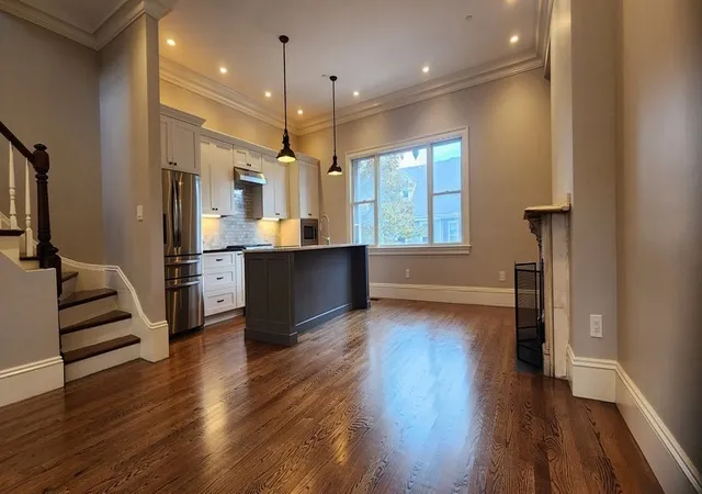 4th image of 118 F, Boston, MA 02127