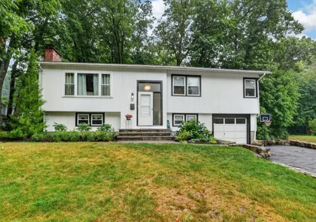Homes for sale in Framingham, MA | 11 Geraldine Road, Framingham, MA 01701 | MLS# 73546121
