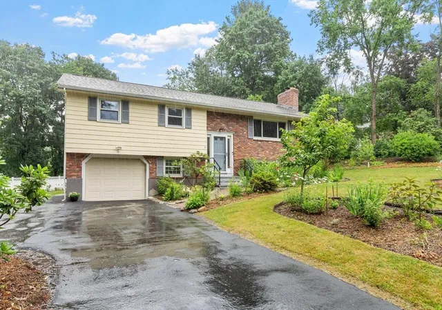 Homes for sale in Chelmsford, MA | 2 Purcell Dr, Chelmsford, MA 01824 | MLS# 73547476