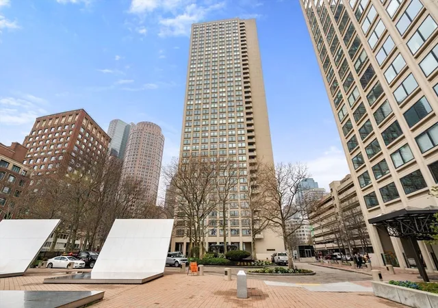 Homes for sale in Boston, MA | 65 East India Row, Boston, MA 02110 | Houzeo