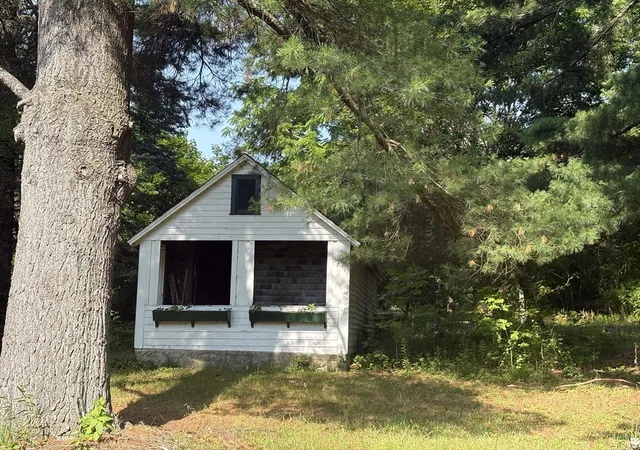 Photo 3 of Multi family home for sale at 12 Nelson Pl, Worcester, MA 01605 | MLS# 73546545 | Listing updated on 2026-10-08