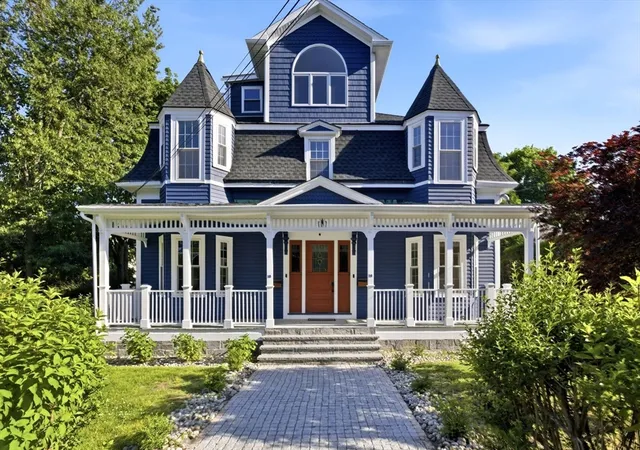 1st image of 10 Washington Park #1RIGHT, Newtonville, MA 02460 | MLS# 73534111