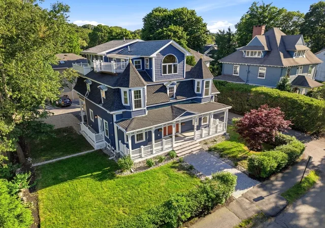 2nd image of 10 Washington Park #1RIGHT, Newtonville, MA 02460 | MLS# 73534111