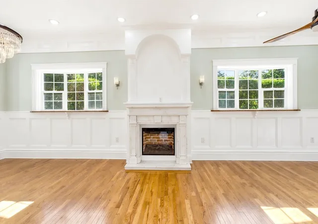 4th image of 10 Washington Park, Andover, MA 02460