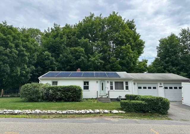 1st image of 8 Bishop St, Leominster, MA 01453 | MLS# 73542082