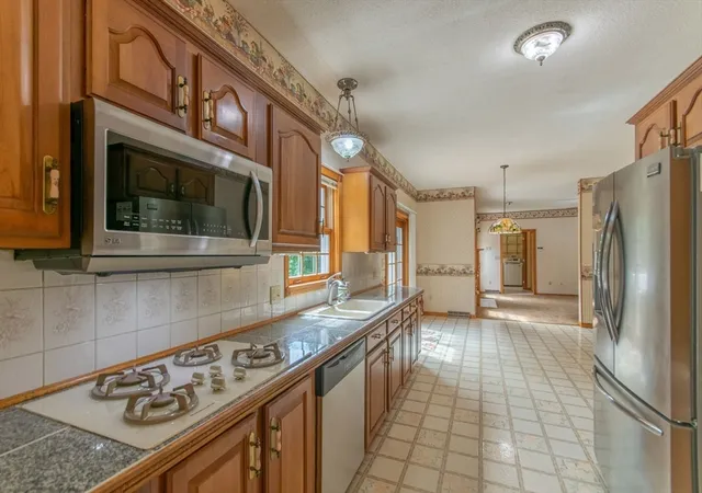Photo 4 of Single family home for sale at 20 Nolan Ln, Feeding Hills, MA 01030 | MLS# 73562196 | Listing updated on 2026-09-20