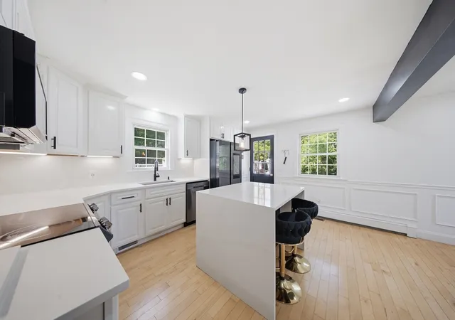 Homes for sale in Rutland, MA | 345 Pleasantdale Rd, Rutland, MA 01543 | MLS# 73546908