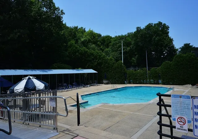 2nd image of 404 Paradise Rd, Swampscott, MA 01907