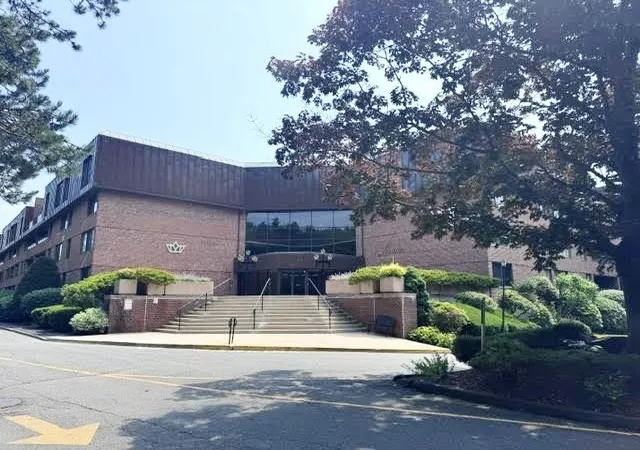 3rd image of 404 Paradise Road #1P, Swampscott, MA 01907 | MLS# 73543731