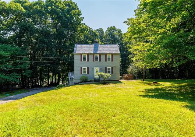 Homes for sale in Sturbridge, MA | 37 Breakneck Rd, Sturbridge, MA 01566 | MLS# 73544628