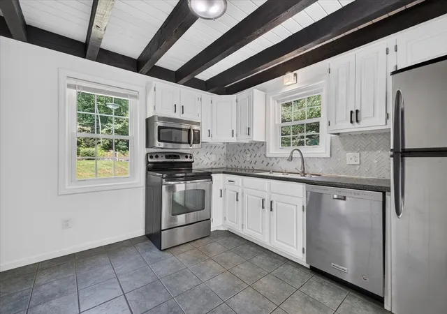 Homes for sale in Sturbridge, MA | 37 Breakneck Rd, Sturbridge, MA 01566 | MLS# 73544628