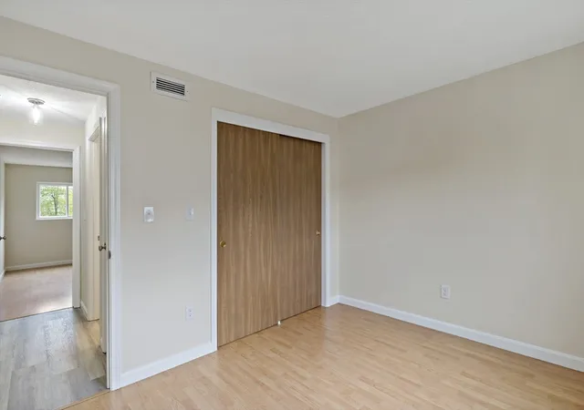 Homes for sale in Fall River, MA | 5455 N Main St, Fall River, MA 02720 | Houzeo