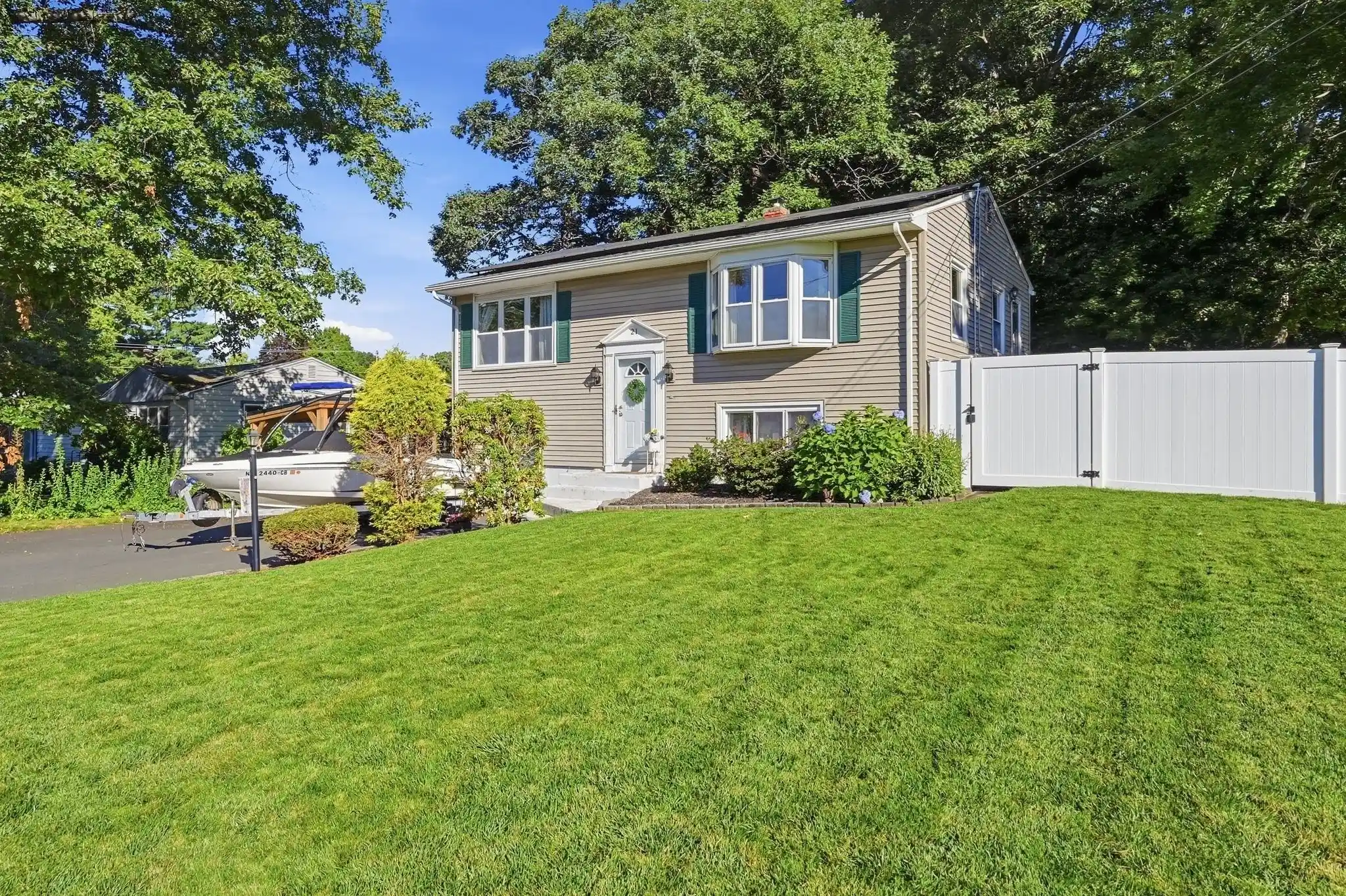 Photo 1 of Single family home for sale at 21 Circuit Ave, Ludlow, MA 01056 | MLS# 73585094 | Listing updated on 2026-10-19