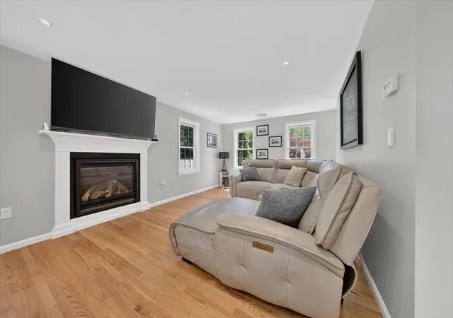 4th image of 73 Ring Road, Kingston, MA 02364 | MLS# 73542301