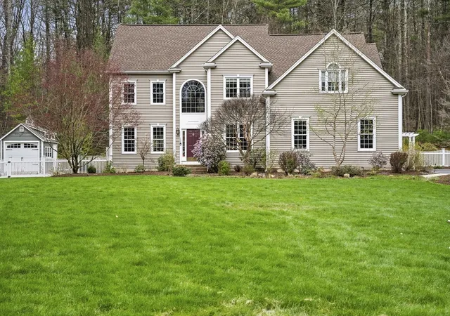 Homes for sale in Upton, MA | 154 South Street, Upton, MA 01568 | MLS# 73507328