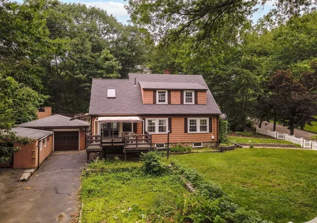 Photo 3 of Sale Pending at 160 Forest St, Melrose, MA 02176 | MLS# 73552536 | Listing updated on 2026-09-01