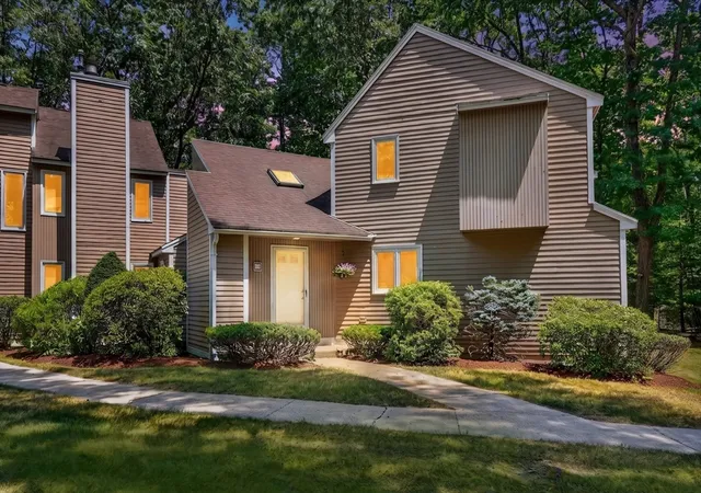 1st image of 8 Pilgrim Dr #A, Westford, MA 01886 | MLS# 73554452