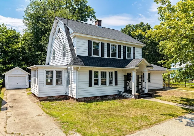 1st image of 32 Marsden St, Springfield, MA 01109 | MLS# 73559587