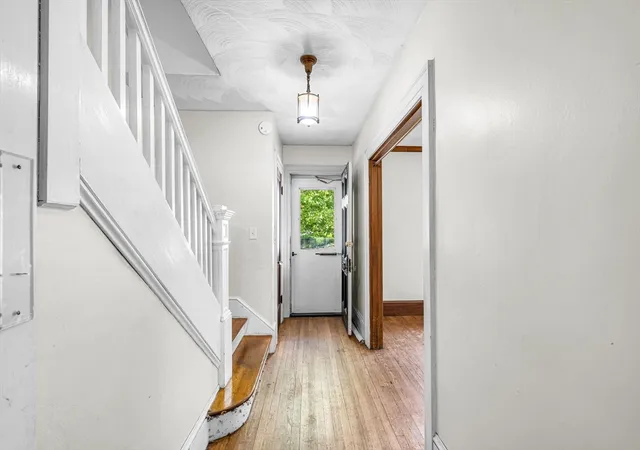 3rd image of 32 Marsden St, Springfield, MA 01109 | MLS# 73559587