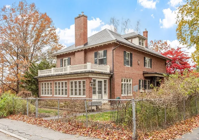 3rd image of 144 Hanks Street, Lowell, MA 01852 | MLS# 73556285