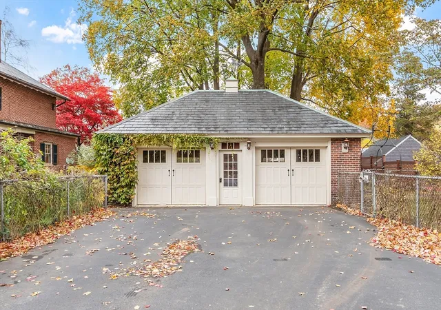 4th image of 144 Hanks Street, Lowell, MA 01852 | MLS# 73556285
