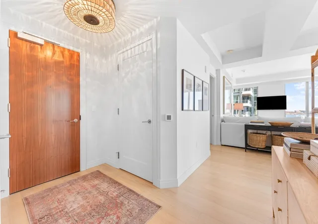 2nd image of 133 Seaport Blvd #1022, Boston, MA 02210 | MLS# 73513881