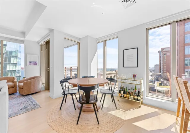4th image of 133 Seaport Blvd #1022, Boston, MA 02210 | MLS# 73513881