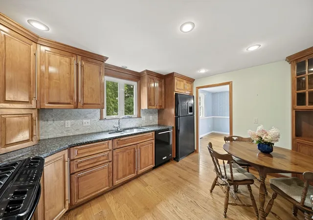 3rd image of 20 Worcester Dr, Norwood, MA 02062 | MLS# 73565782