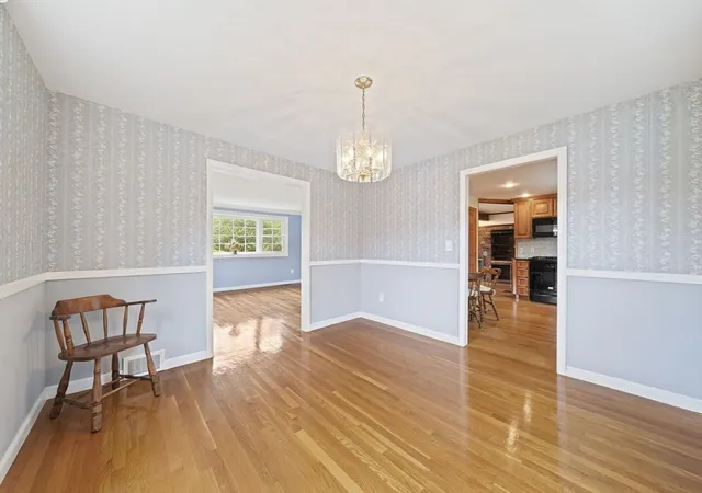 4th image of 20 Worcester Dr, Norwood, MA 02062 | MLS# 73565782
