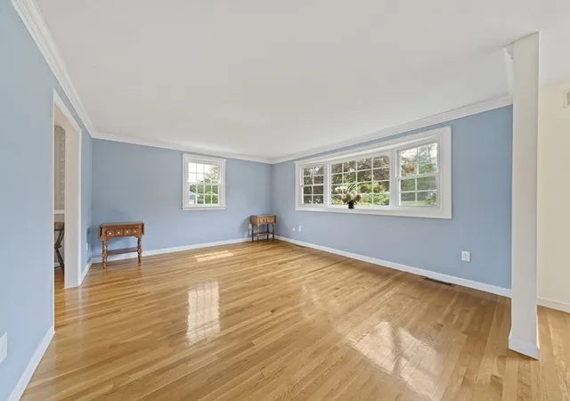 5th image of 20 Worcester Dr, Norwood, MA 02062 | MLS# 73565782