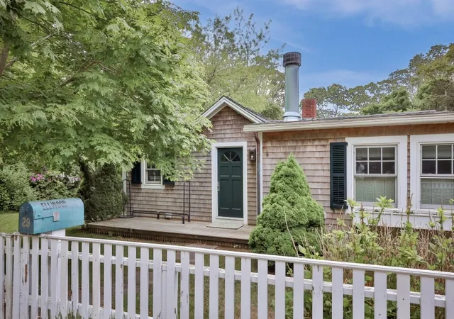 2nd image of 29 Jernegan Ave, Edgartown, MA 02539 | MLS# 73535103