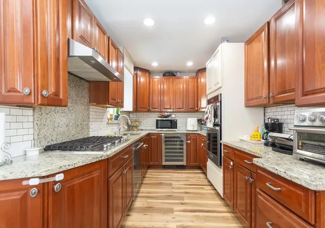 2nd image of 10 Dell St, Malden, MA 02148 | MLS# 73473080