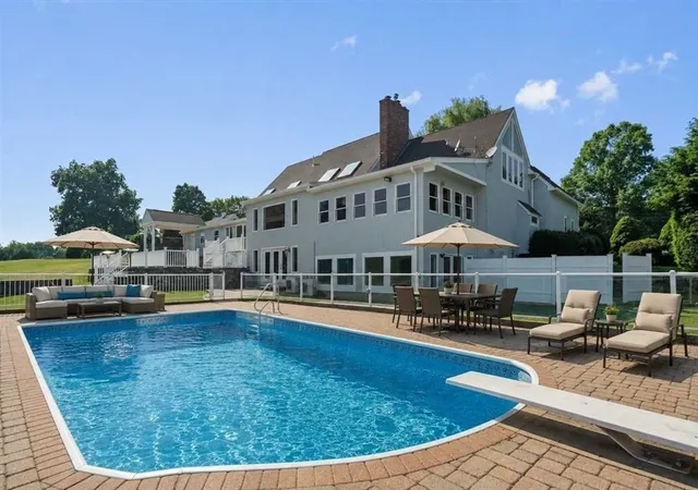 Homes for sale in Southborough, MA | 6 Lynbrook Road, Southborough, MA 01772 | MLS# 73547570