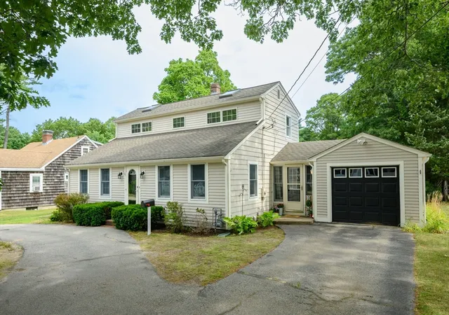 2nd image of 21 Pembroke St, Kingston, MA 02364 | MLS# 73554132