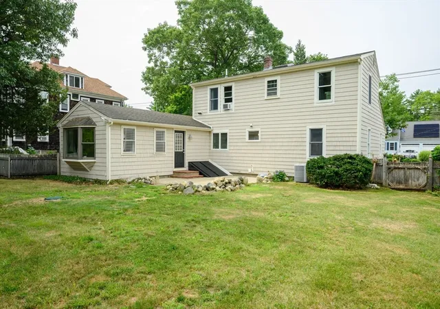 40th image of 21 Pembroke St, Kingston, MA 02364 | MLS# 73554132