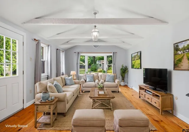 5th image of 21 Pembroke St, Kingston, MA 02364 | MLS# 73554132