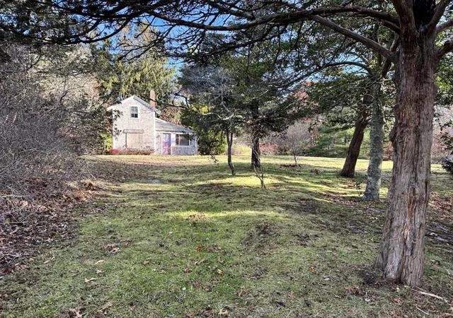 2nd image of 30 Pond St, Osterville, MA 02655 | MLS# 73460432