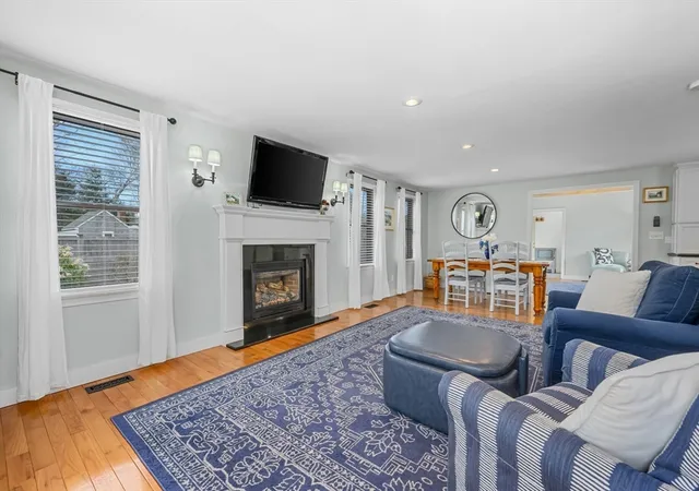 4th image of 134 School St, Cotuit, MA 02635 | MLS# 73507307