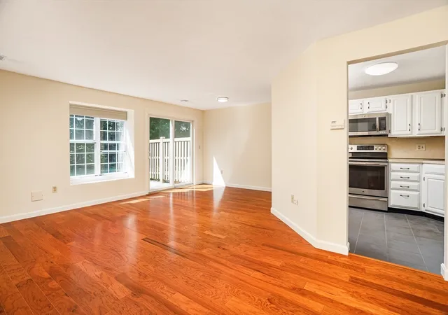 4th image of 511 Ridgefield Cir, Clinton, MA 01510