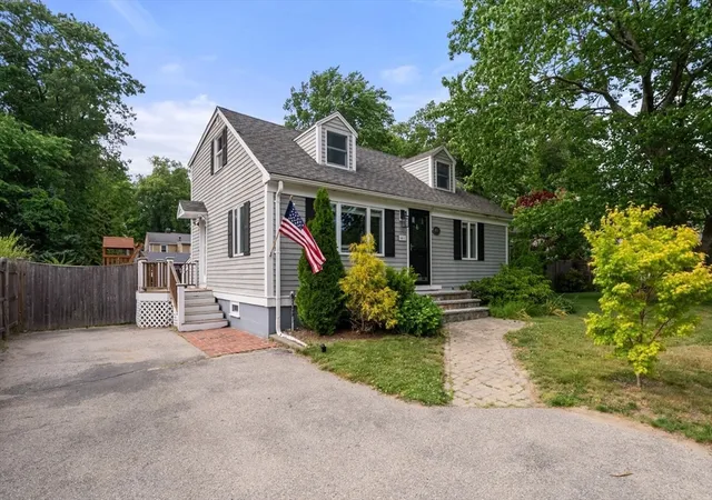 Homes for sale in Cohasset, MA | 169 Pond St, Cohasset, MA 02025 | MLS# 73534536