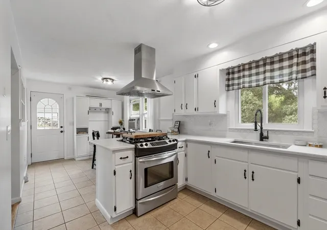 4th image of 48 Anthony Rd, Leominster, MA 01453 | MLS# 73550774