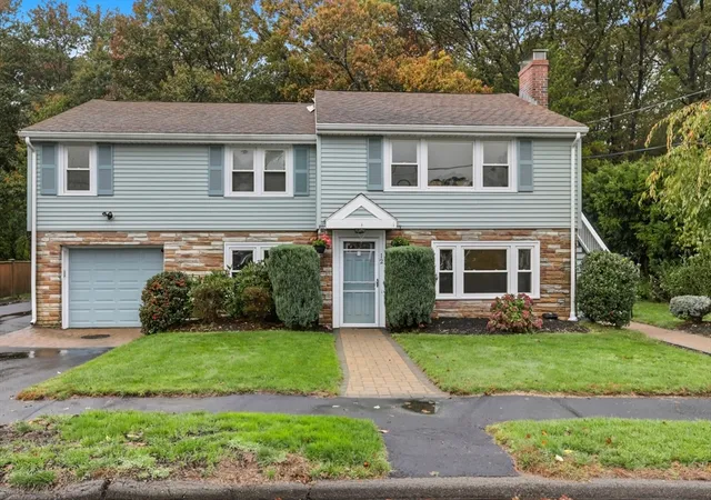1st image of 12 Mansfield St, Peabody, MA 01960 | MLS# 73446599