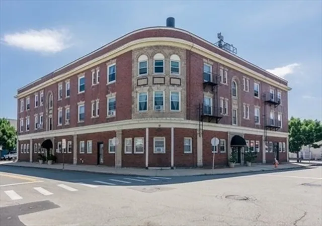 1st image of 267 Washington Ave #6, Winthrop, MA 02152 | MLS# 73549060
